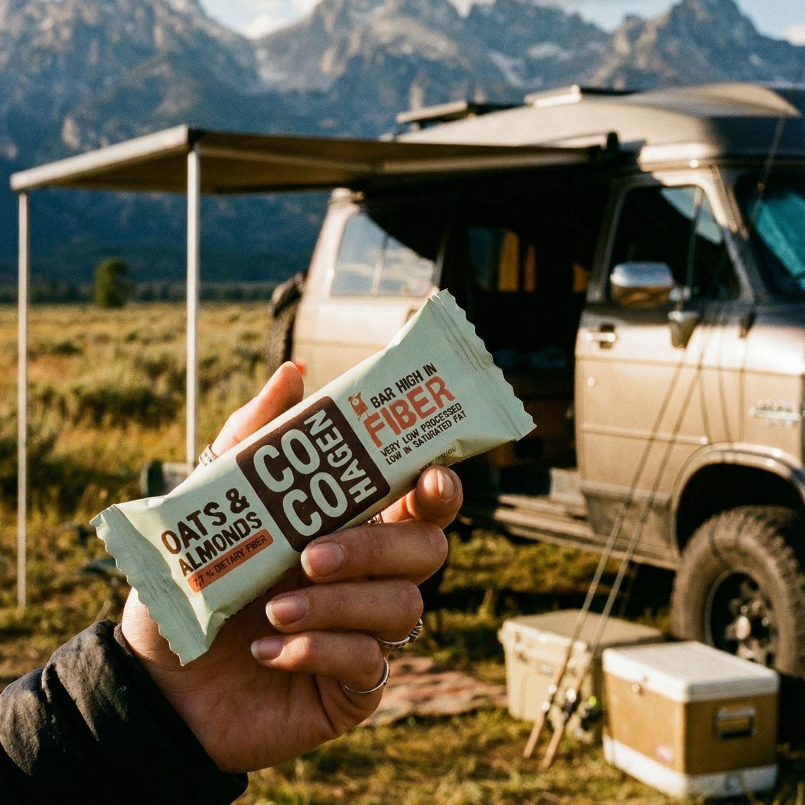 Cocohagen Date Bar 40 gram : Fiber Oats & Almonds x 20 pcs - Organic